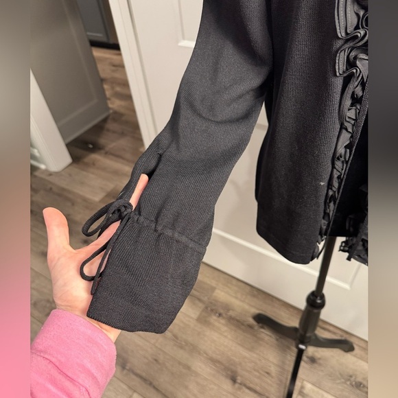 St. John Evening Essentials Black Santana Knit Silk Ruffle Detail Blazer 14 - Picture 3 of 10